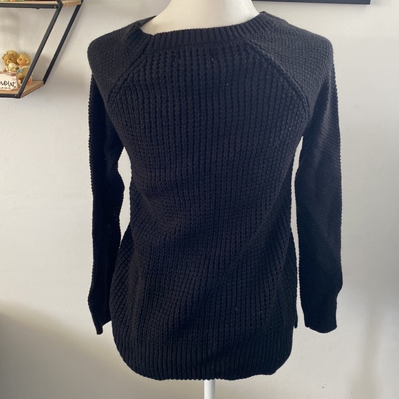 Black sweater - Picture 3 of 5